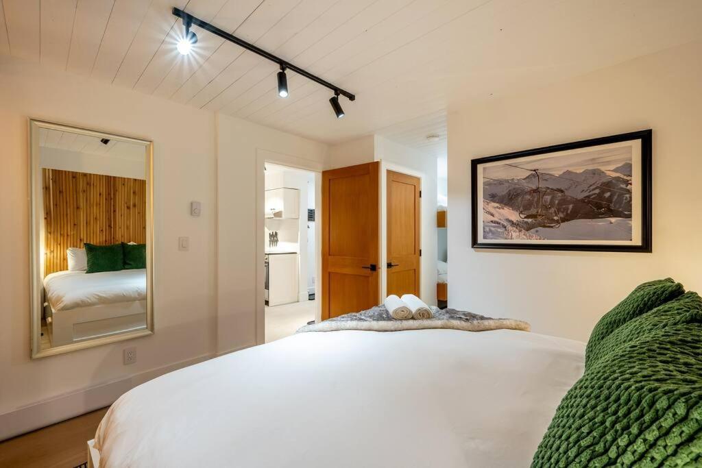 Powder & Pines Luxury Suite Whistler Esterno foto